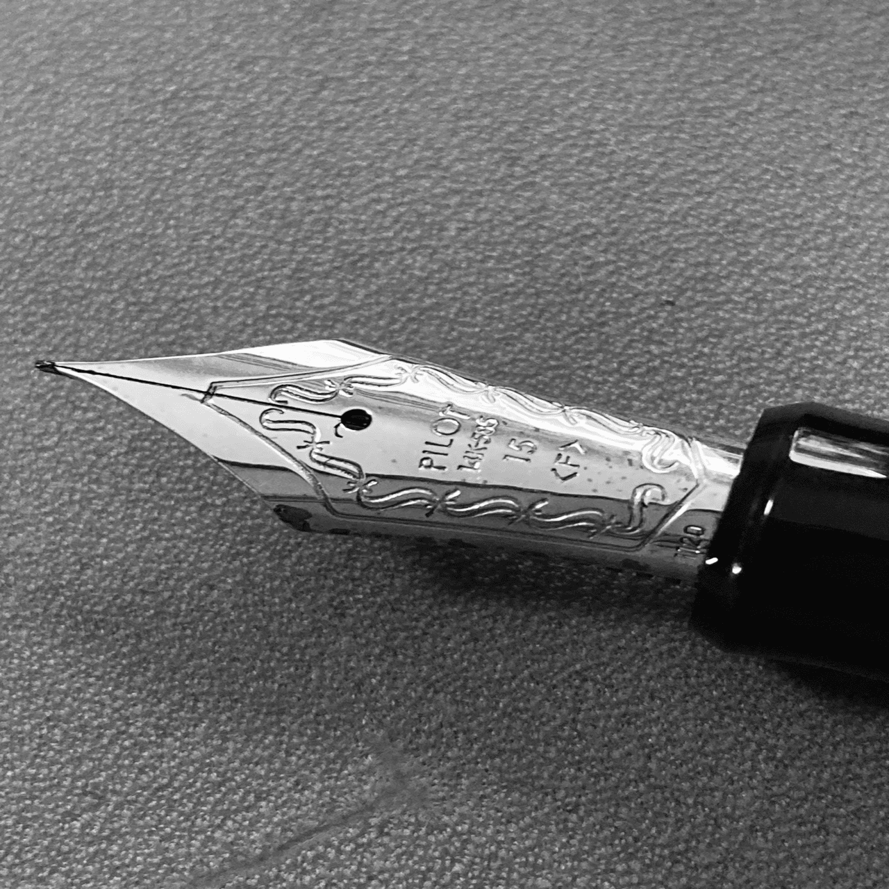 結局一番好きな万年筆 パイロット カスタム823｜ひびや からす