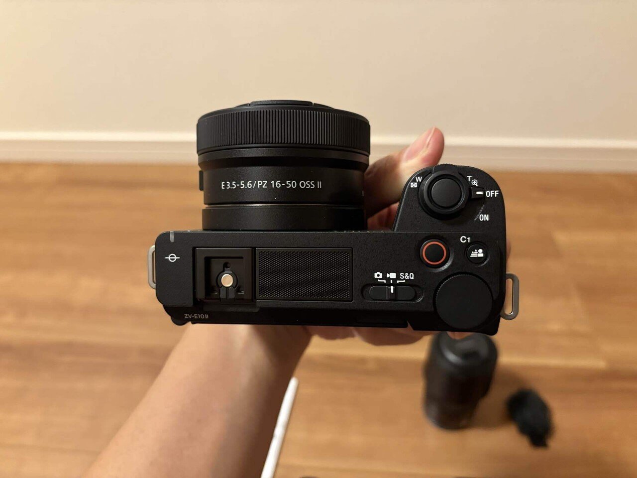 これで撮りたいが溢れ出す。Sony ZV-E10M2レビューは、創作の「日常