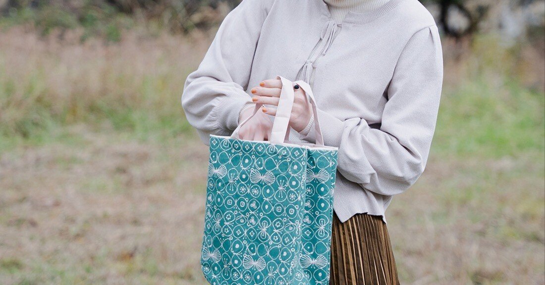 ブランドスタート時から作り続けてきたSIWAの2種類のバッグを「ミナ