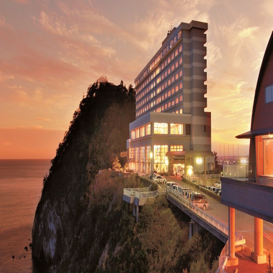 駿河湾と富士山を望む絶景の宿 焼津・ ホテルアンビア松風閣｜リゾLAB