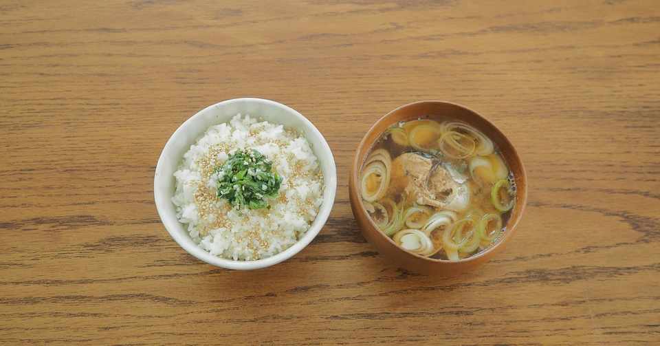 しそ塩麹のごまごはん サバ缶と長ねぎのみそ汁 実践料理研究家 みそ探訪家 岩木みさき Note