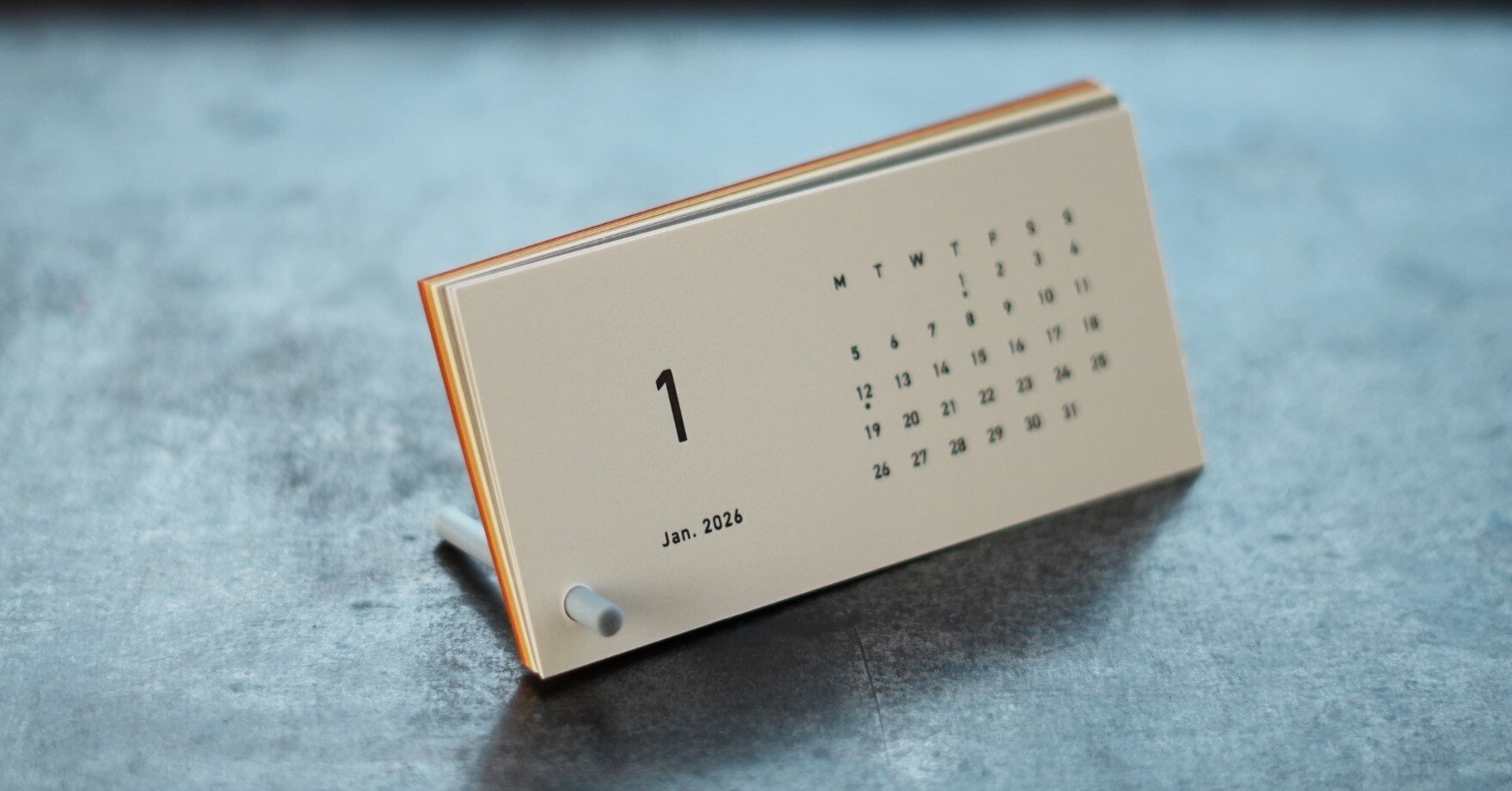 紙の見本帳を再利用した2026年カレンダー制作記録｜大杉晃弘 / 写真と