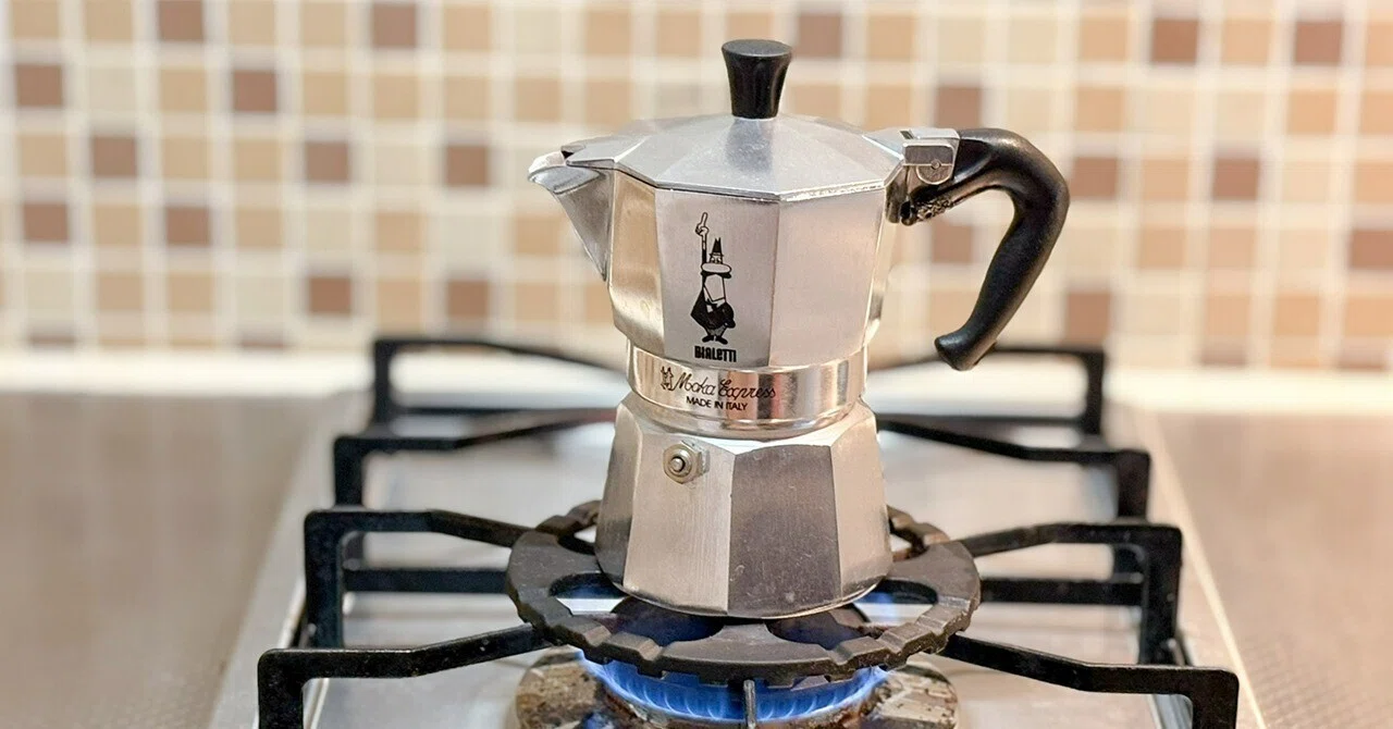 The Italian Espresso Experience: Bialetti's Moka Express｜ことりの手帖