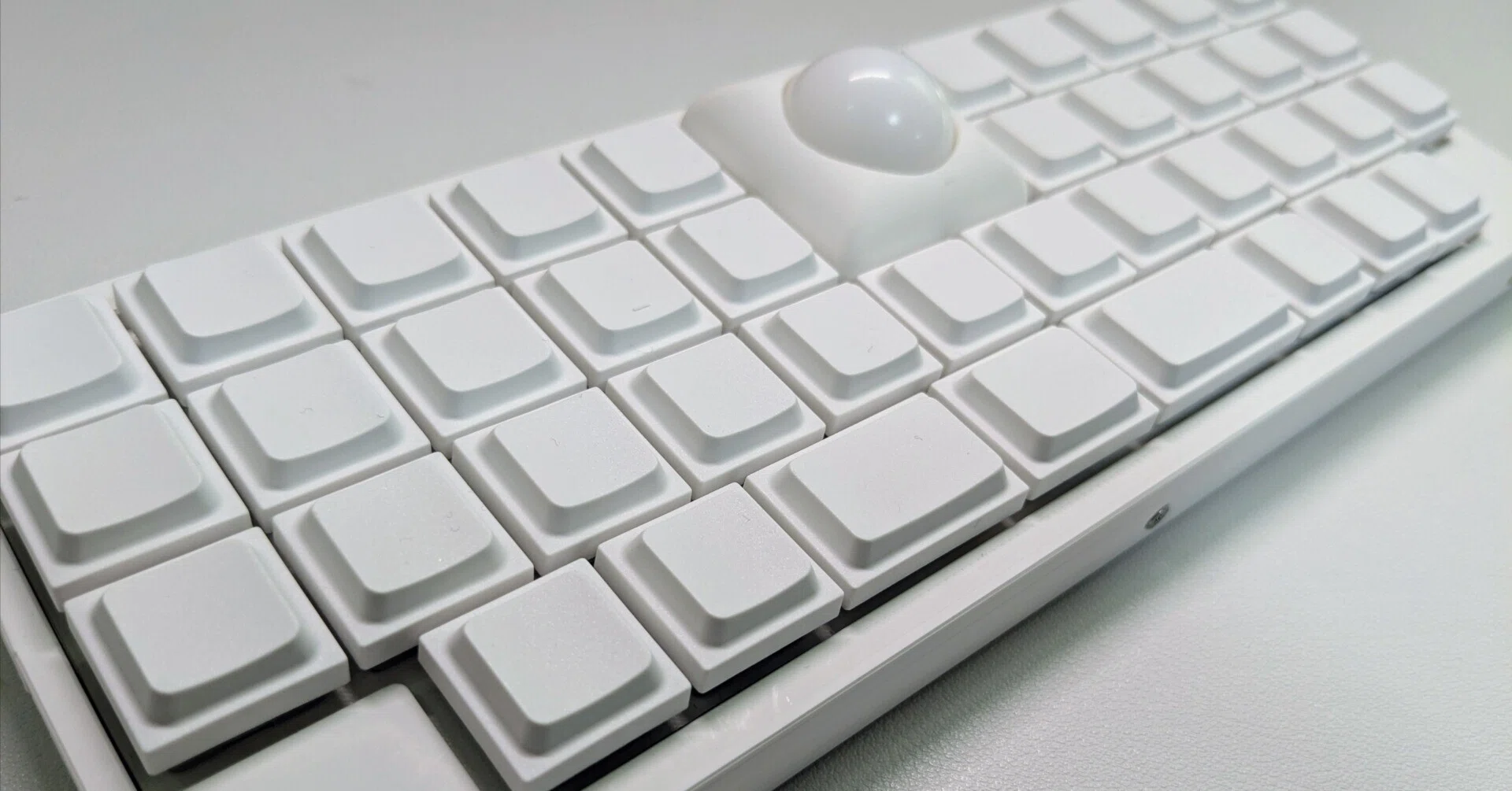 【自作キーボード】トラックポイントキーボード　USB有線＋無線 おいでよキーボードぬま。じゃんぱら店員がプライベートで使ってる