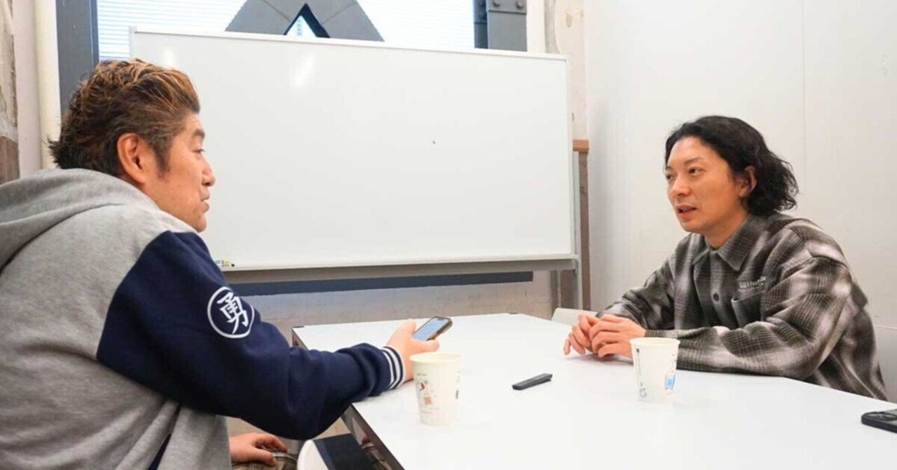 とにかく安心したい、不動産も欲しい」ニューヨーク嶋佐、“令和の売れっ子芸人”が語る切実なマネー事情（聞き手・吉田豪）｜みんかぶマガジン