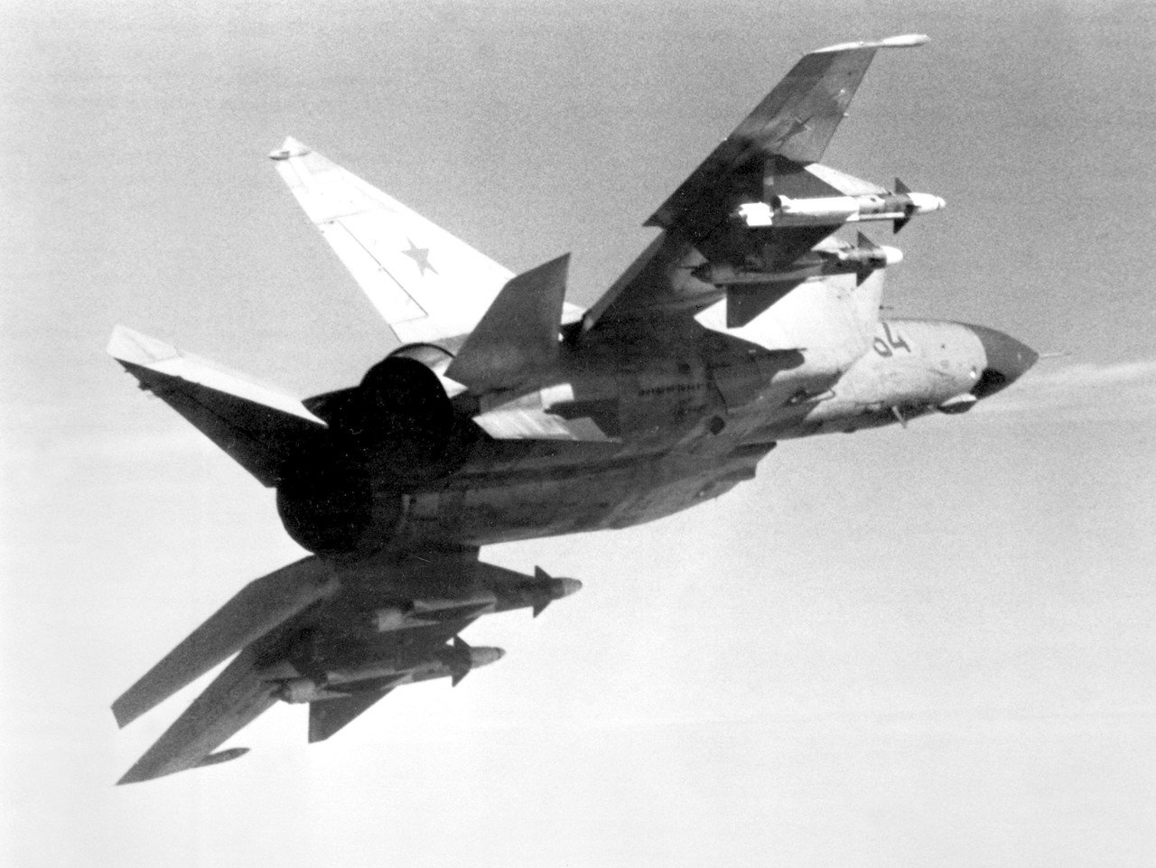 スホーイ33 と ミグ31 古い第4世代戦闘機の”Mig-29”が新しい