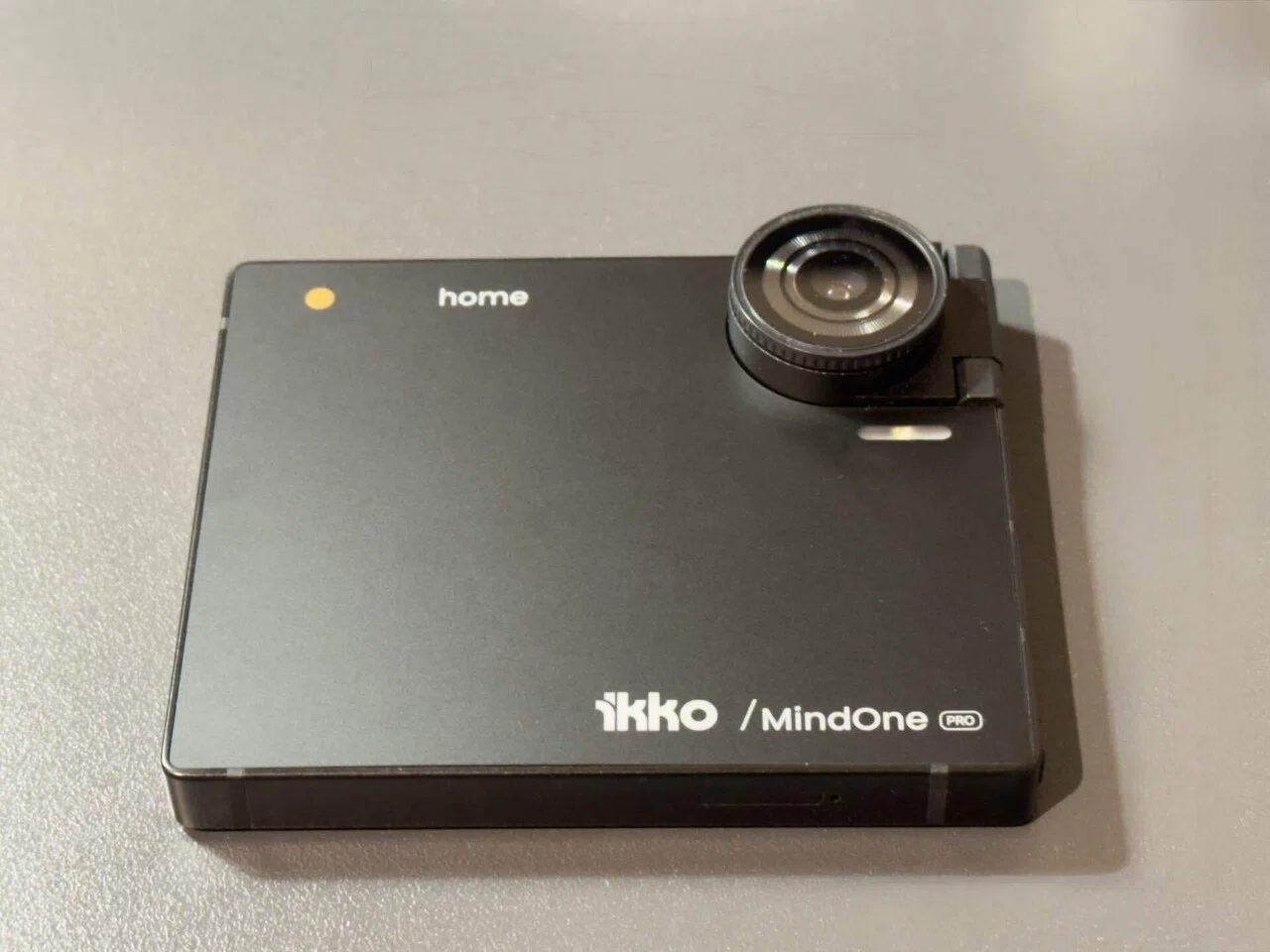 変形スマホ、IKKO MindOne Pro｜リリーさん
