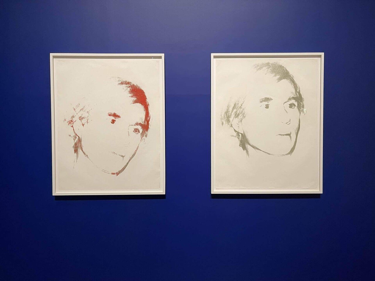 エスパス ルイ・ヴィトン東京で、アンディ・ウォーホル作品に囲まれ