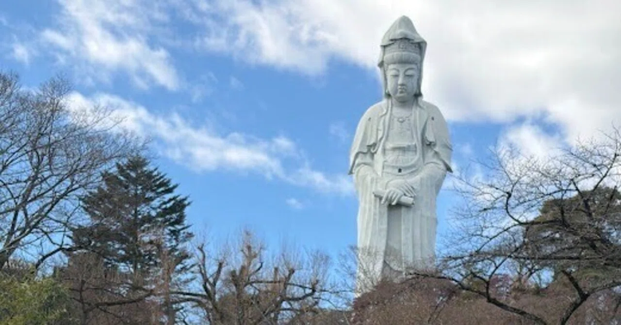 妻との時間を作る旅】146段の階段を登って観音様の肩から景色を眺め 