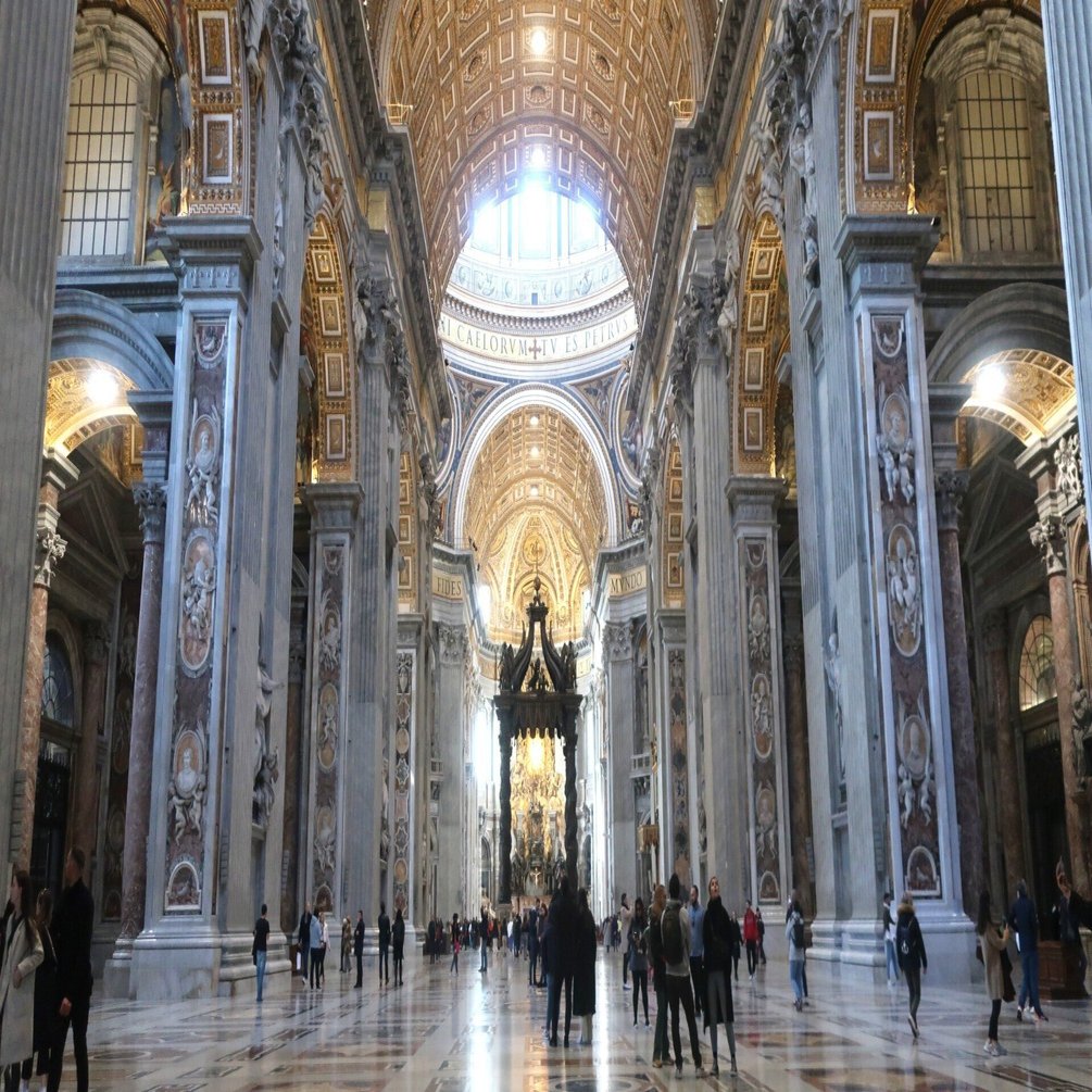 サンピエトロ大聖堂の見どころは？ミケランジェロのピエタは時間を