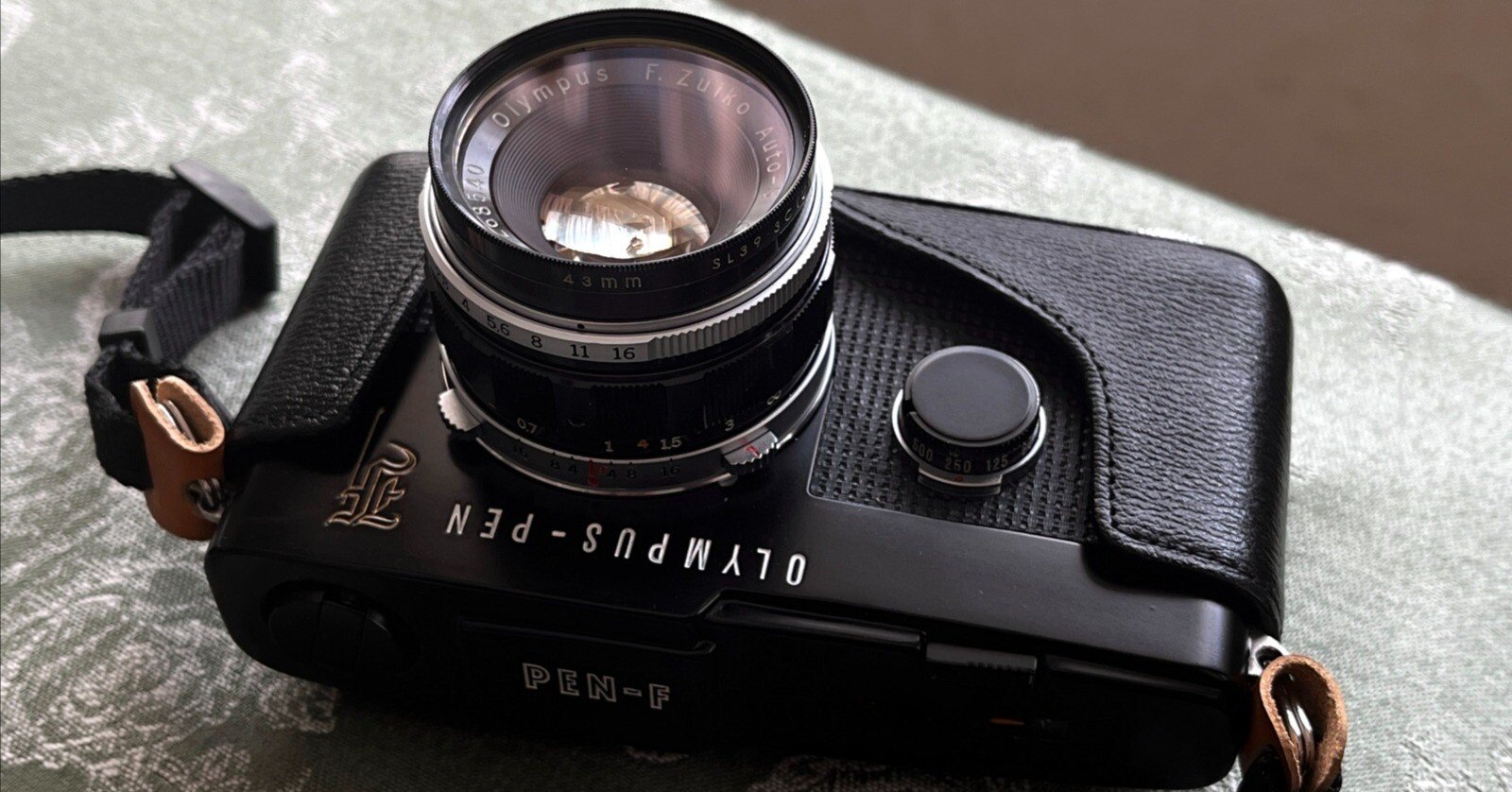 53．先にも後にもない一眼レフハーフカメラ OLYMPUS PEN F＜カメラ＞｜神成