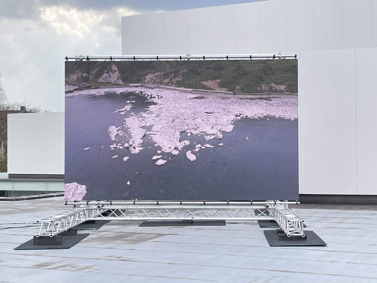 金沢21世紀美術館『SIDE CORE』｜市井のマキ