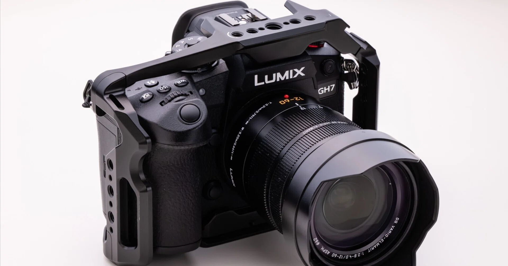 LUMIXストロボ　レンズ12-60はレンズおまけ Lumixのマイクロフォーサーズを選んだ理由｜尹哲郎