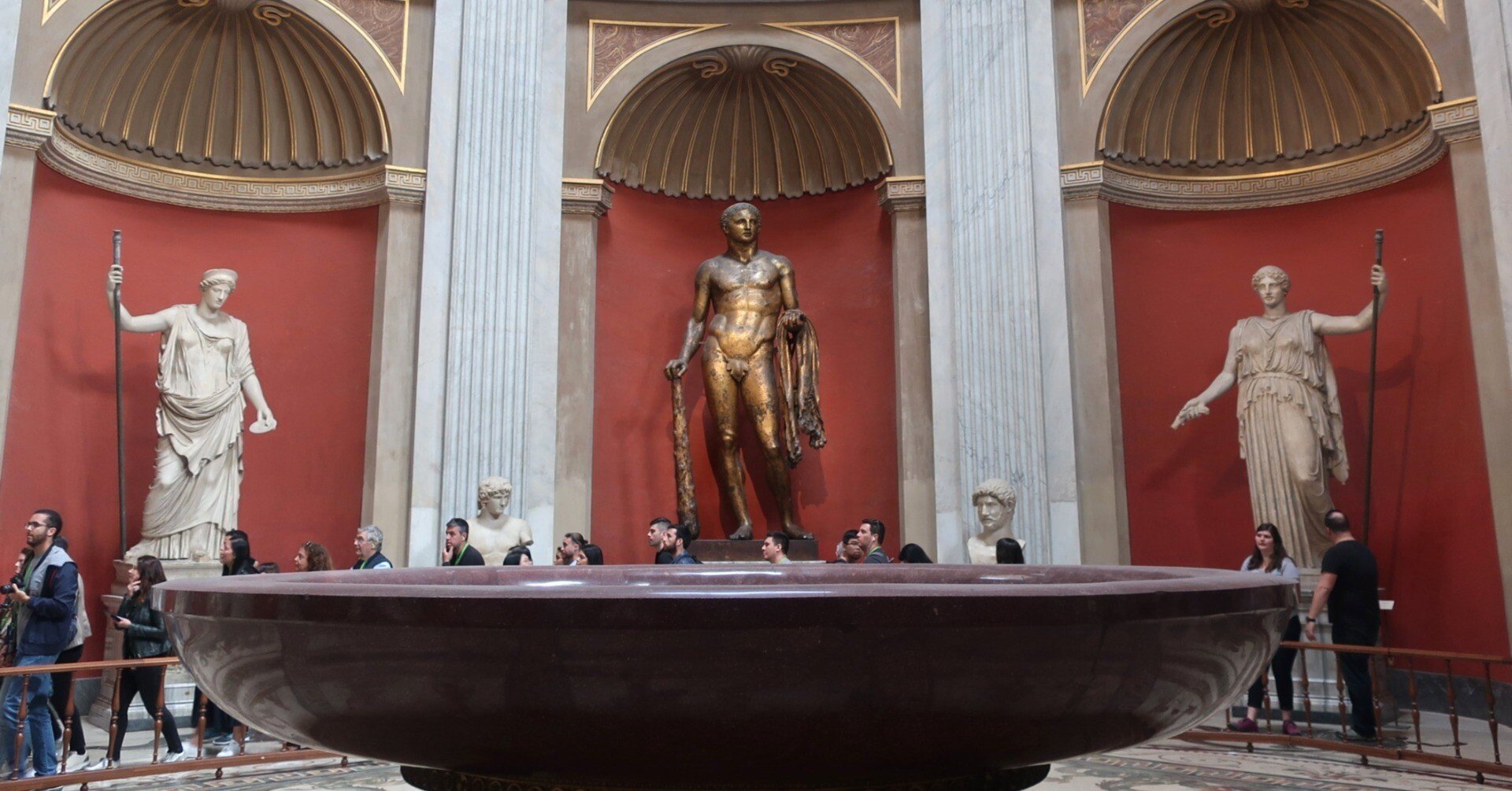 三島由紀夫がバチカン美術館で夢中になった彫刻とは！三島ならではの