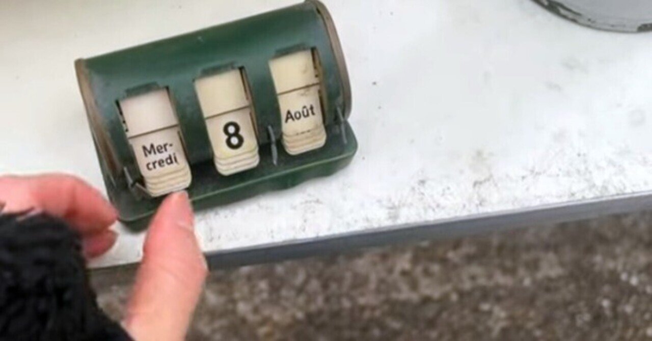 ずっとほしかった万年カレンダーに出会った蚤の市【フランス