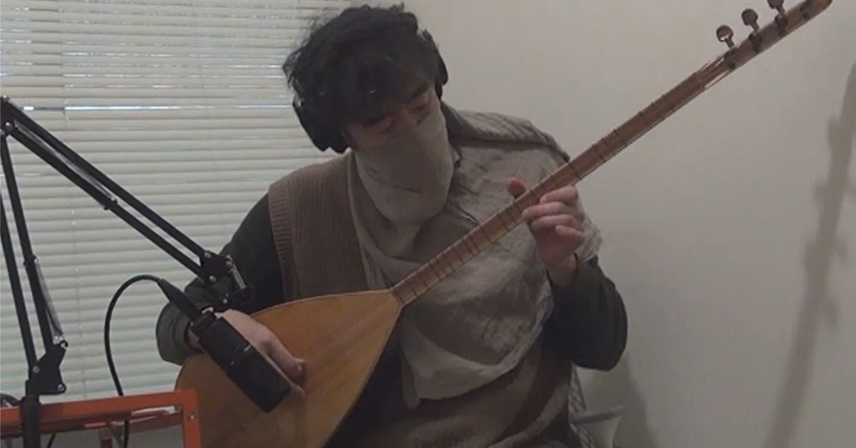 サズ(トルコの弦楽器)のトリセツ ～曲に取り入れた事例まで｜akner9