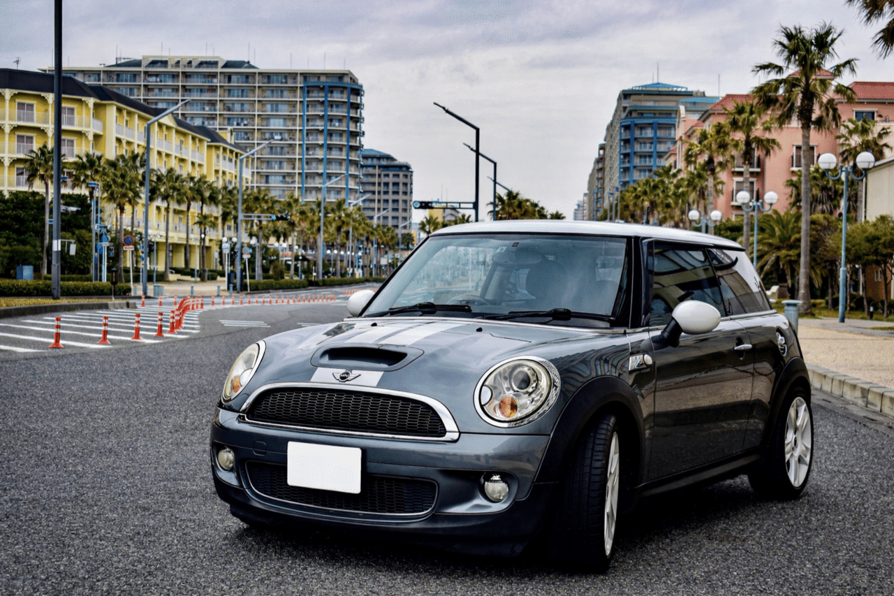 超希少　ミニクーパーS R56 MINIクーパーS試乗記：みごとに楽しいクルマ | GQ JAPAN