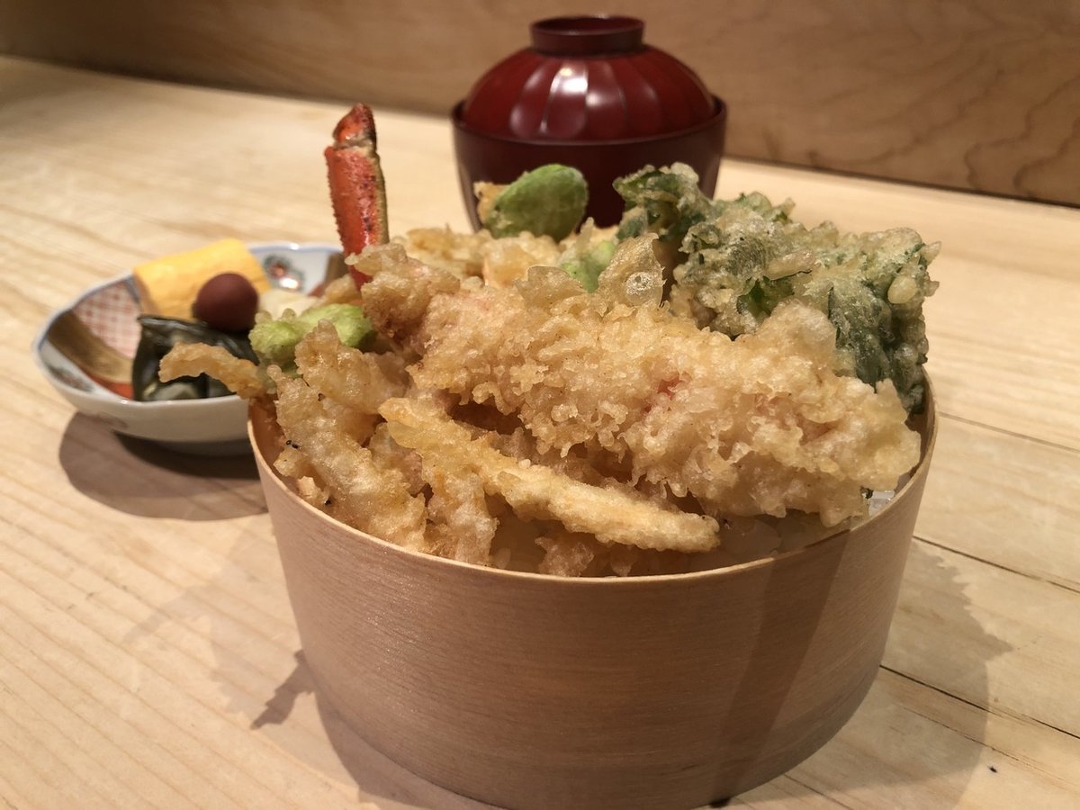 ズワイ蟹、白海老と能登フグ天丼