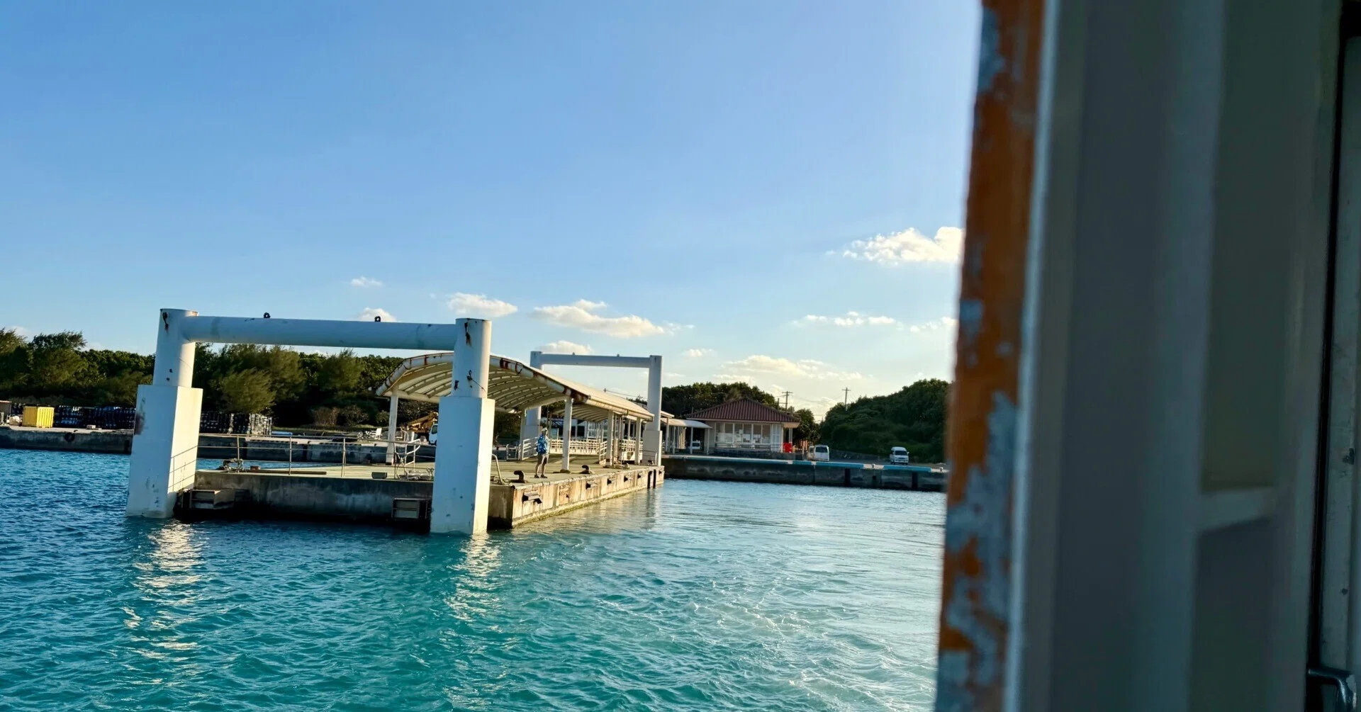 17年前の心残りが連れてきてくれた、沖縄・黒島の旅のこと｜手塚 大貴