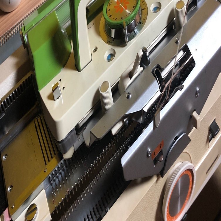 公式が驚愕】編み機・シルバーリードSK313とSRP-Nをドッキング｜たおた