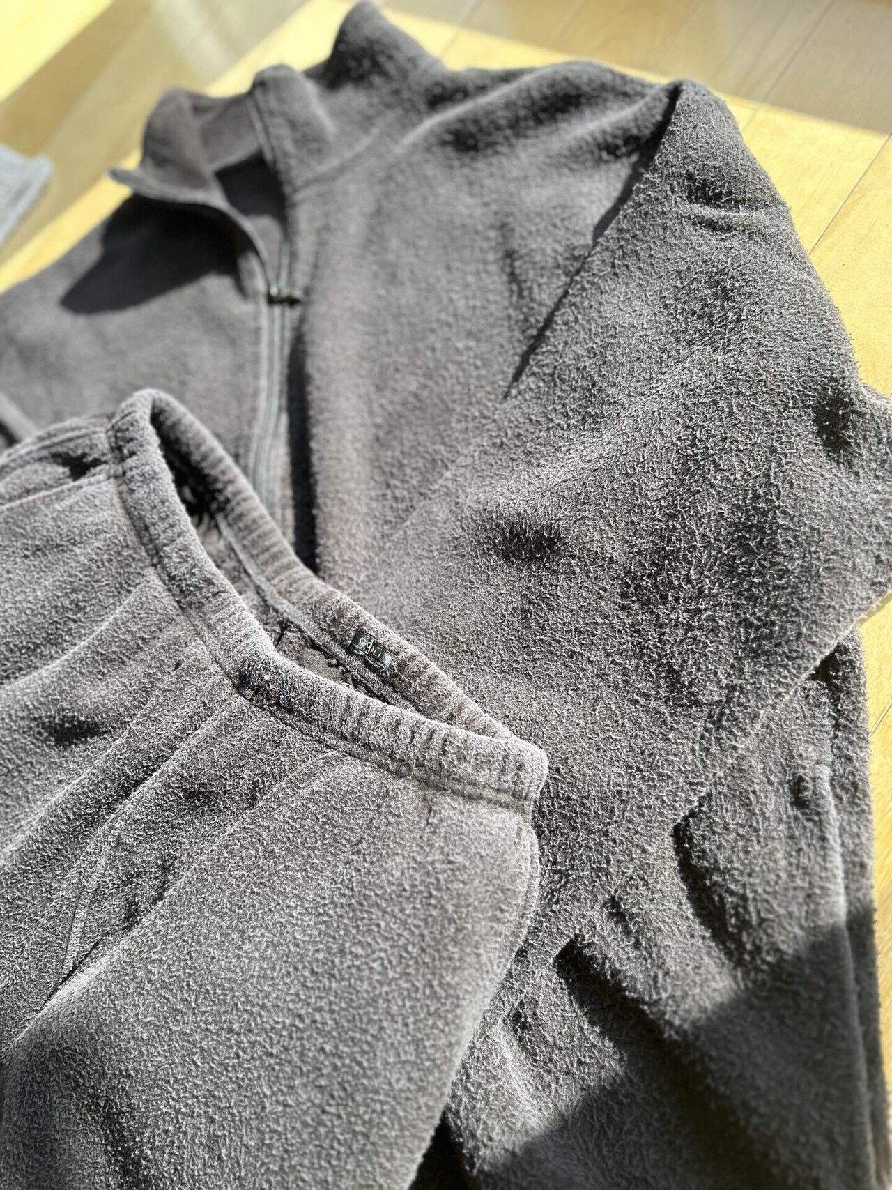 COMOLI シルクフリースセットアップ｜スケマツ