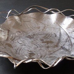 温かなる素材、錫に魅せられて (関根正文 個展 ― 銀錫に宿る息吹