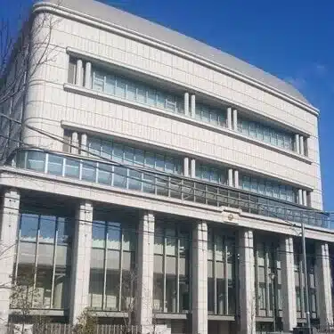 創価学会員が人生大激変させるまで