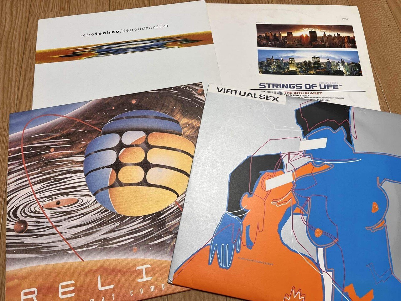 90年代テクノ　名盤 実家で思いがけず見つかった90年代テクノレコードとの再会｜Timescape