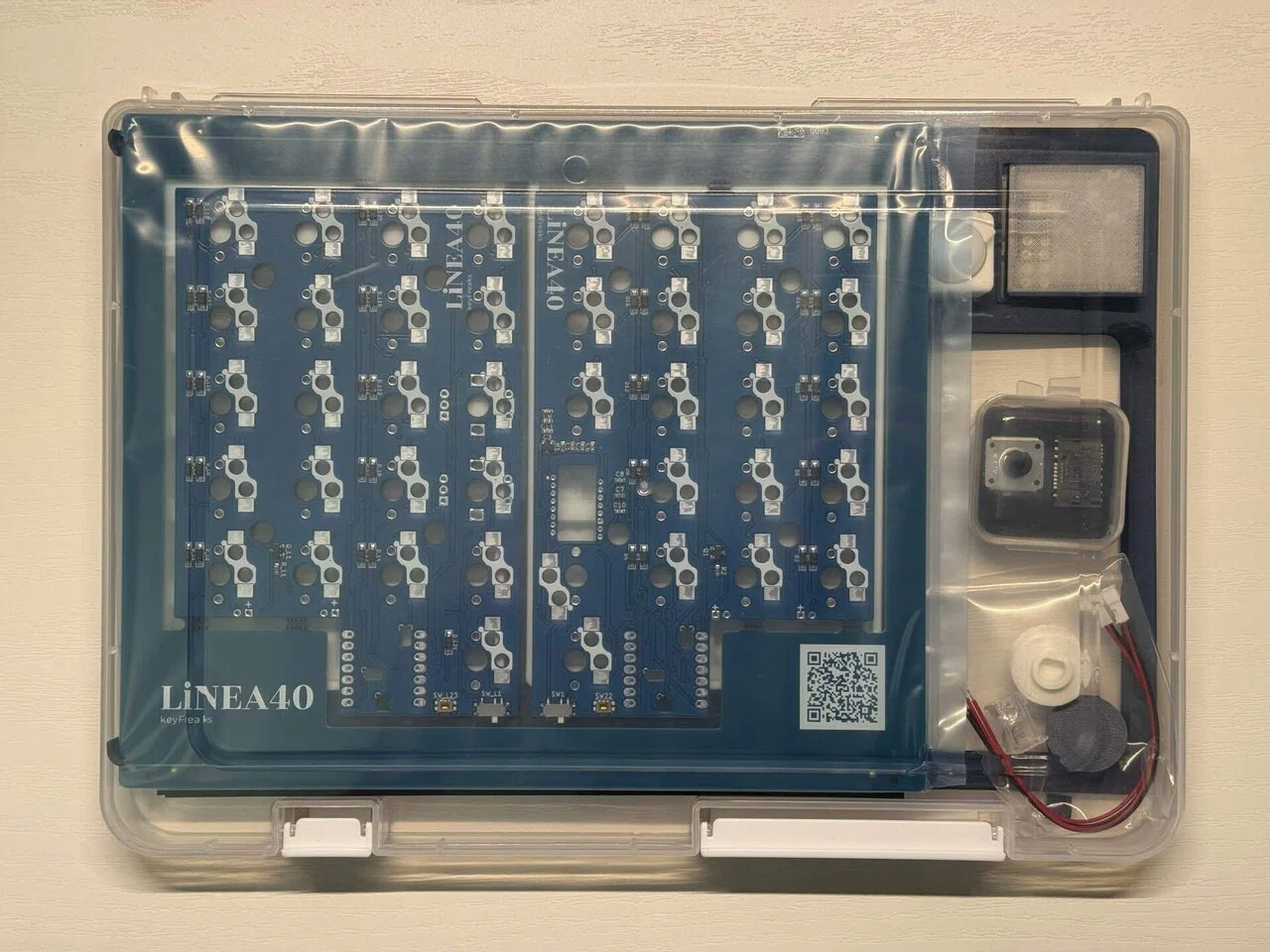 LiNEA40が完全に持ち運び専用のキーボードとして便利だった｜もつ