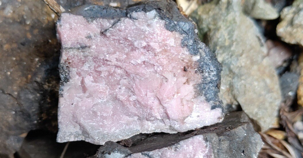 バラ輝石 磨いて楽しむ｜マンガン