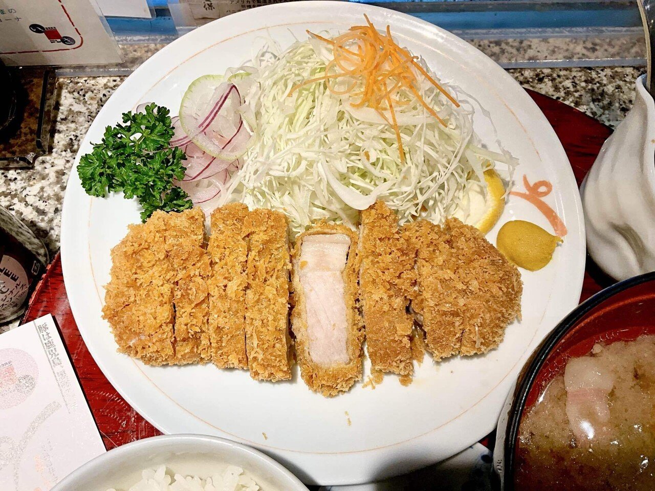 豚かつ】遊食豚彩いちにぃさん【日比谷】｜朝比奈 歩