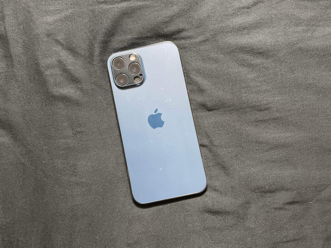 2 iPhone12 Pro Max、そろそろ買い替えようかな｜歩くそらまめ