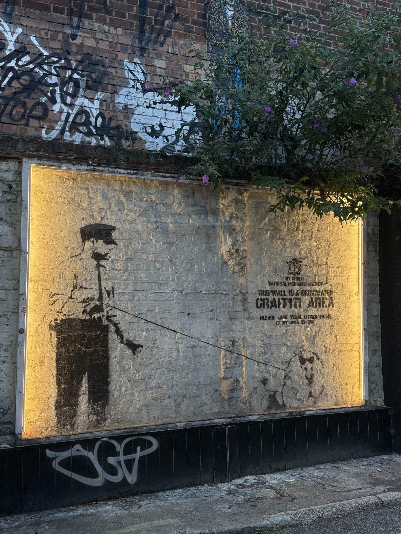 早朝散歩でバンクシー作品を見る【ロンドン#11】｜家族で世界一周