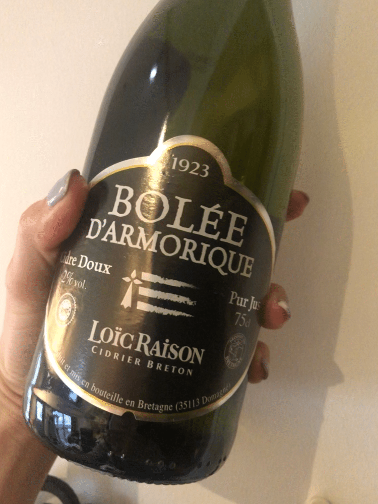 BOLEE D’ARMORIQUE Cidre Doux Loic Raison こちらはブルターニュのボレ・ダルモリック。Brutは先に飲んでるんですが、ようやくDouxを手に入れました。アルコールは2%。