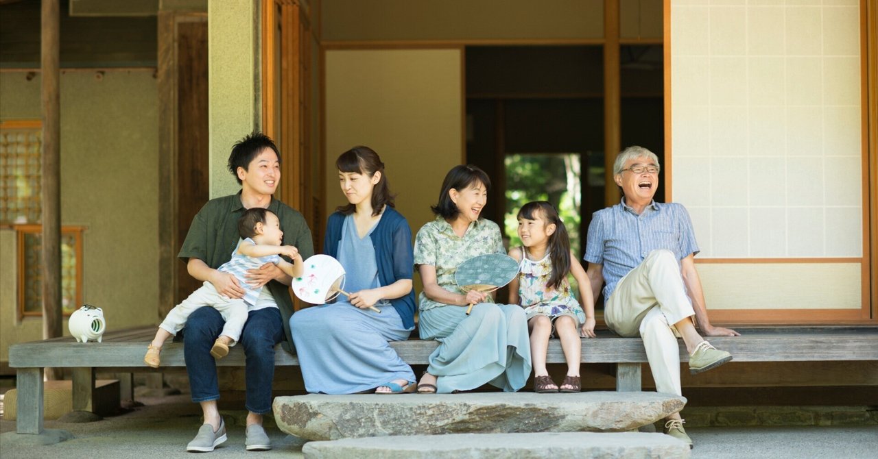 「実家じまい」の経験を社会を動かす一歩に。PV数2倍を実現した、編集者の想いとデザインの力 | 実家のこと。【制作事例】