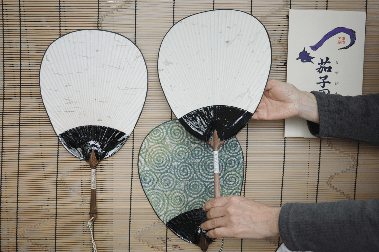 なすび団扇、賀来智子さん｜夢眠ねむ