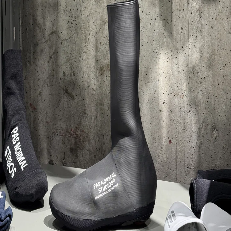 Pas Normal Studios | Logo Heavy Overshoes｜RAPPORT | MAGNET