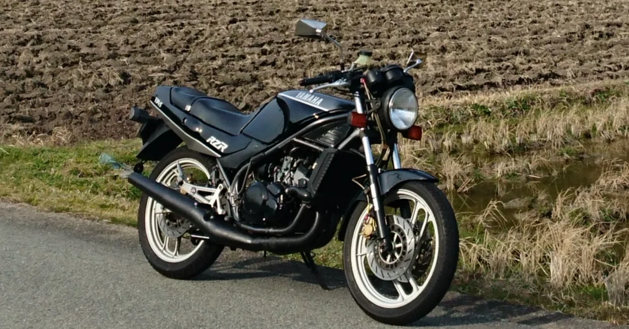 過去に乗ったバイクのことを淡々と書いてみる』第一弾、ヤマハRZ250R 