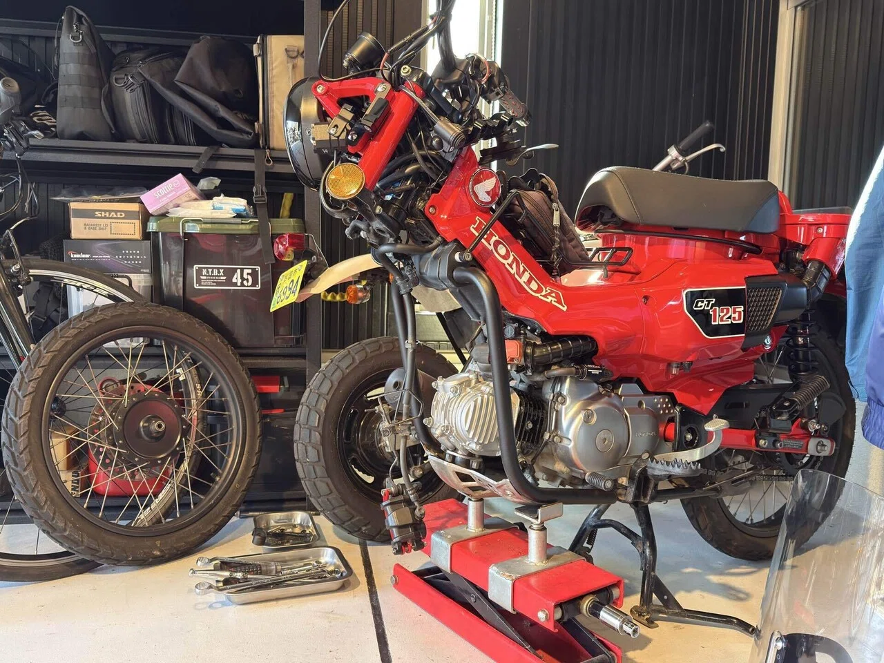 ハンターカブCT125JA55JA65中古フォーク左右オイル漏れ錆無