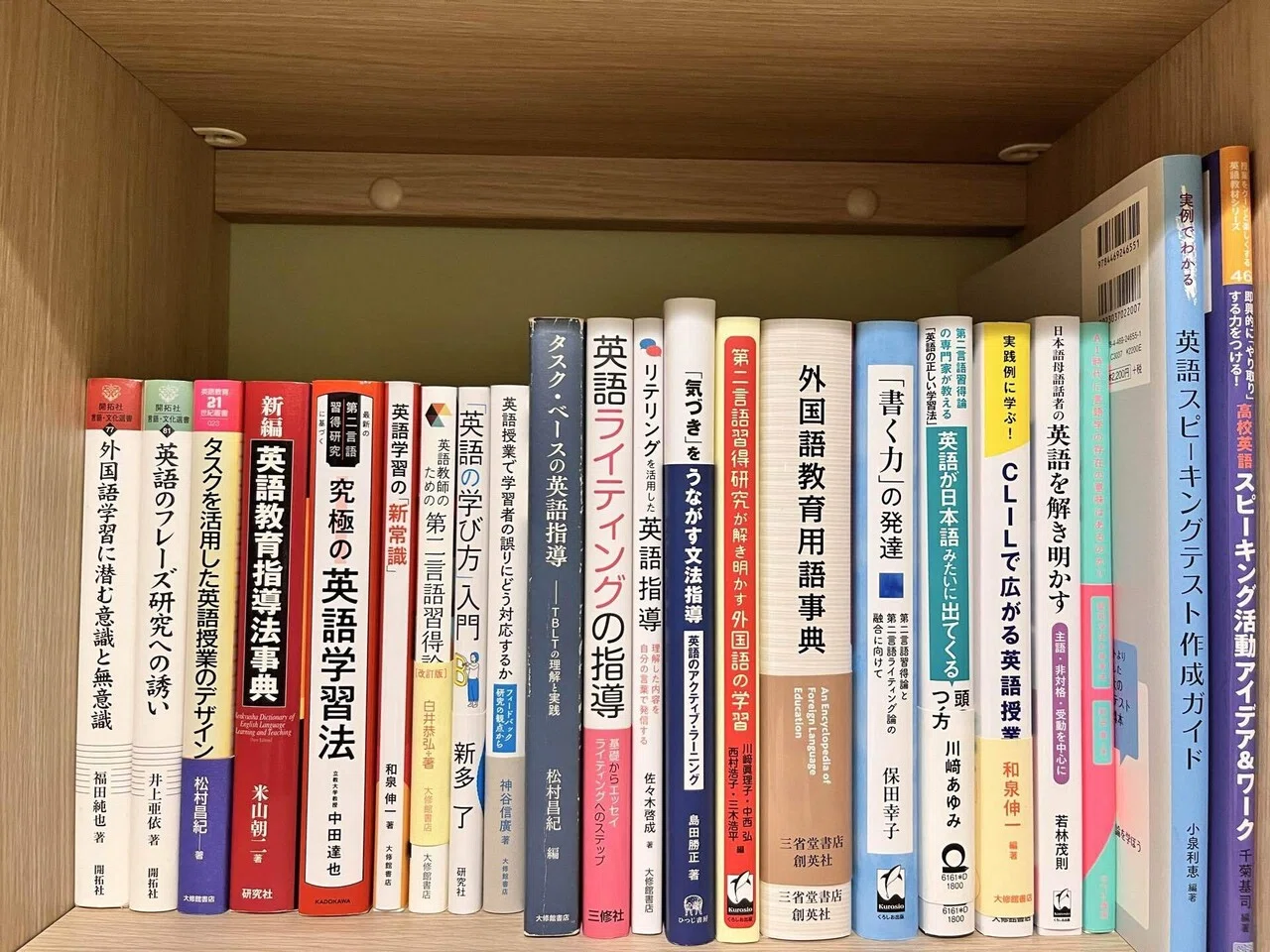 自宅の本棚公開！(一部ですが)｜June Ph.D.