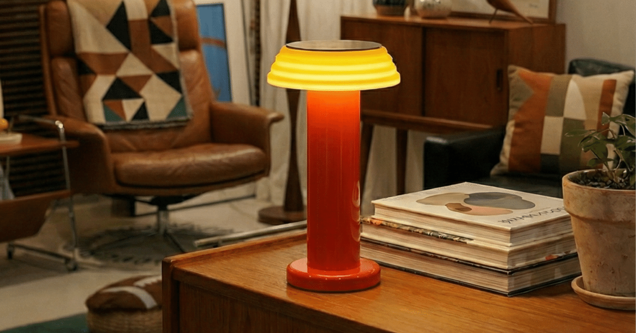 SowdenLight ソーデンポータブルランプ ｜ 古い天井に落とされる