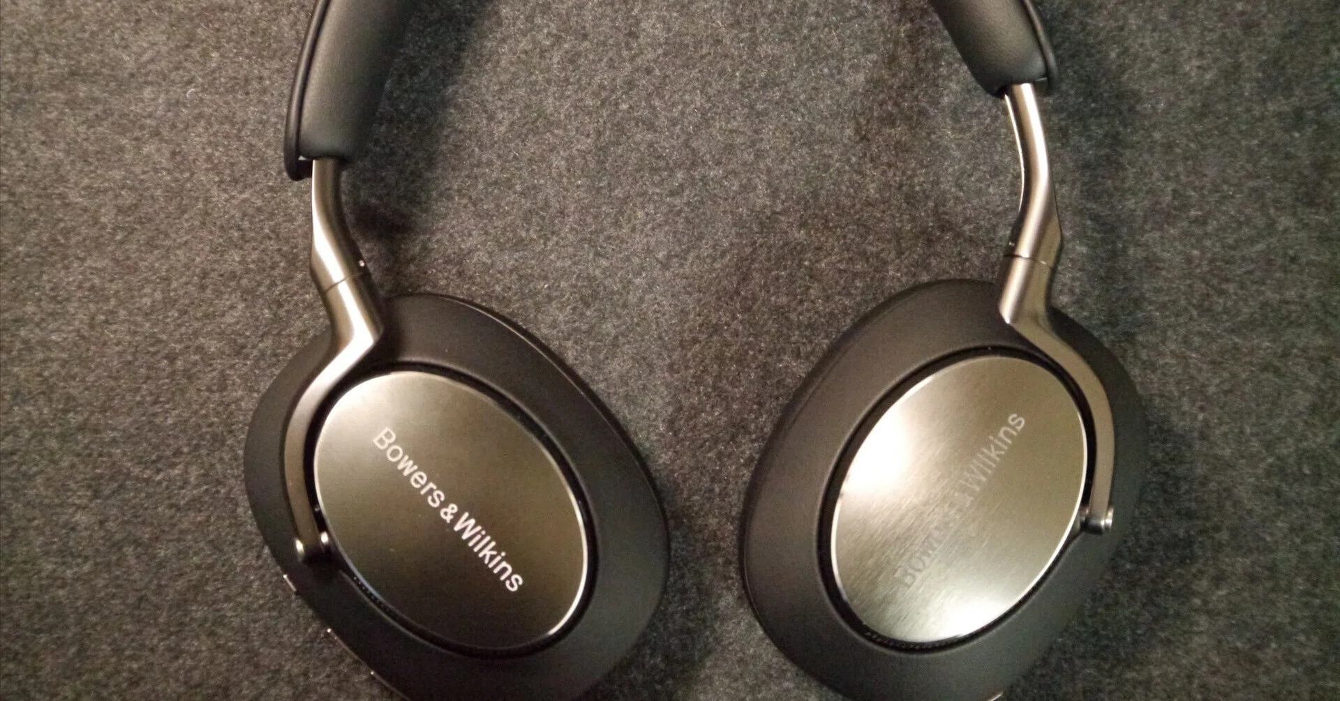 Bowers & Wilkins Px8 B&W ★使用10回程度 正直レビュー］B＆W px8を3ヶ月使用してみたので使用感をまとめて
