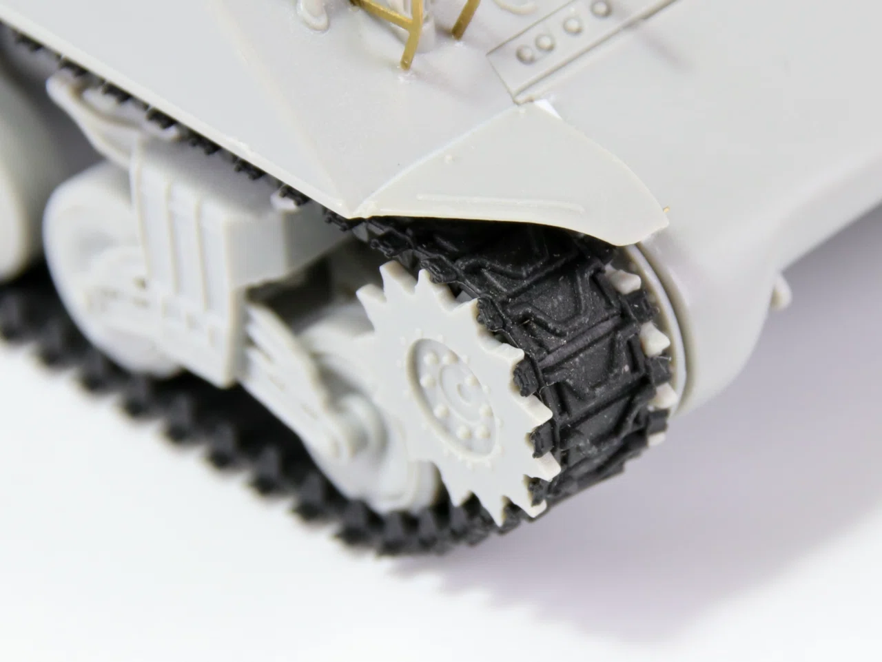 ヨンパチのシャーマン戦車を作る。【ホビーボス 1/48 M4A3(76)W 】工作