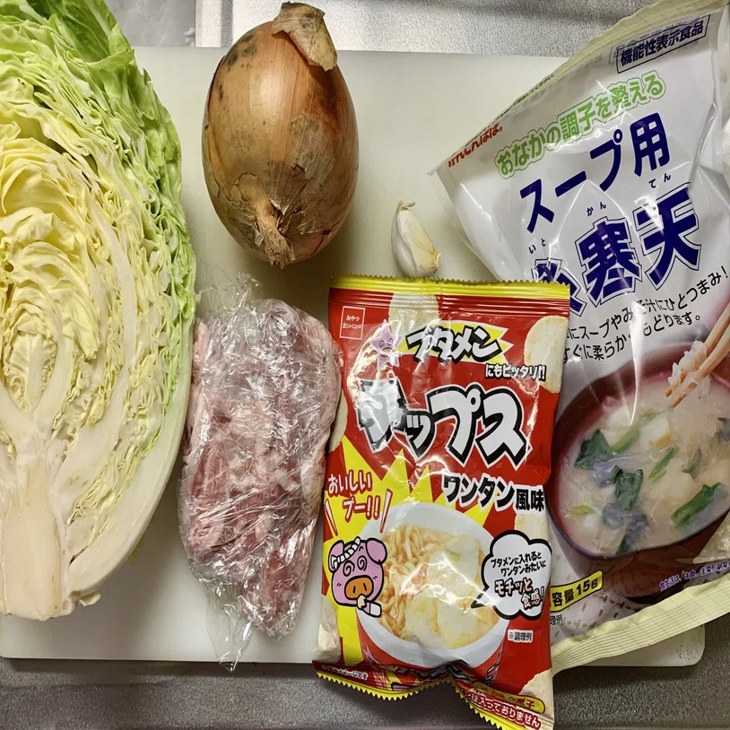 ブタメンチップスみそ汁〜お菓子みそ汁シリーズ〜④』｜三拍子