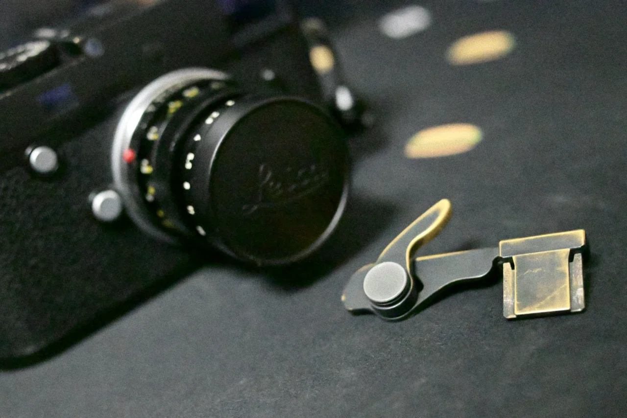 Leica M 240用 IDSworks 折りたたみ式サムグリップ 【公式通販】