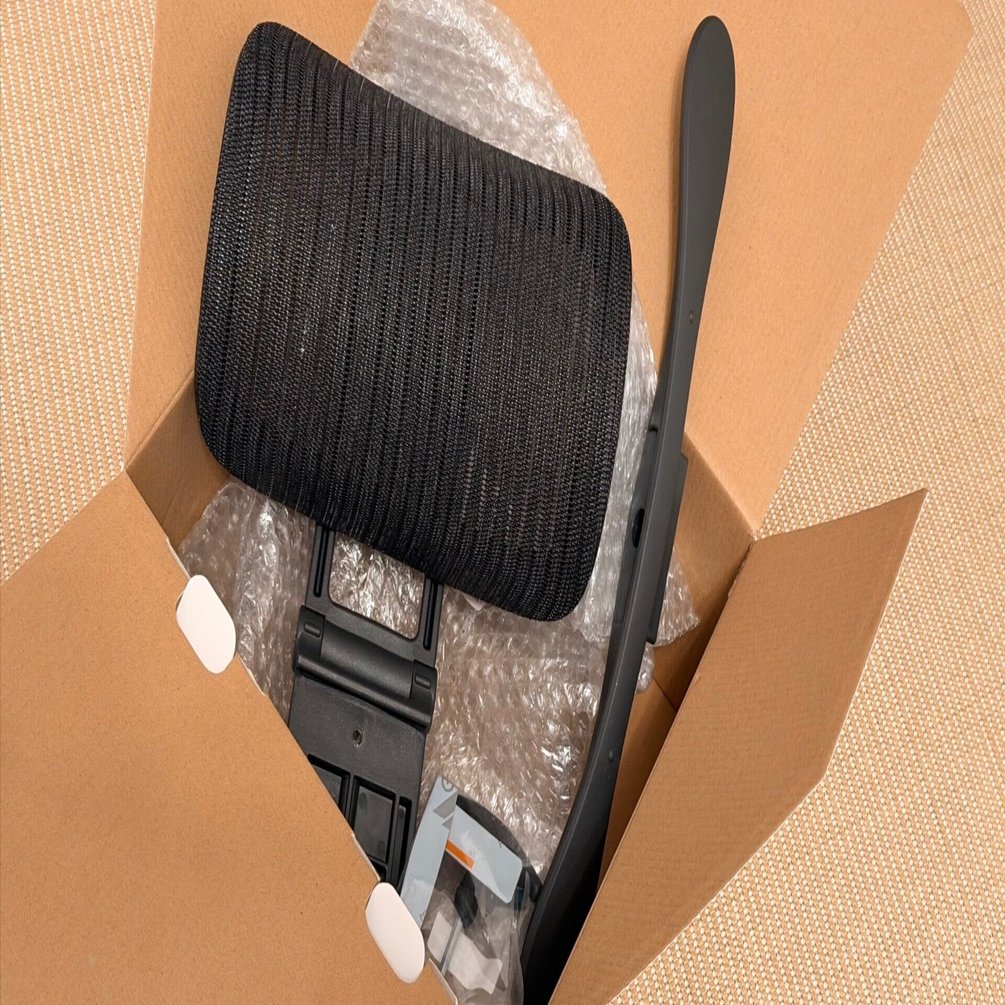 アーロンチェアにヘッドレストを後付けしてみたら快適すぎた件｜石井詠月私