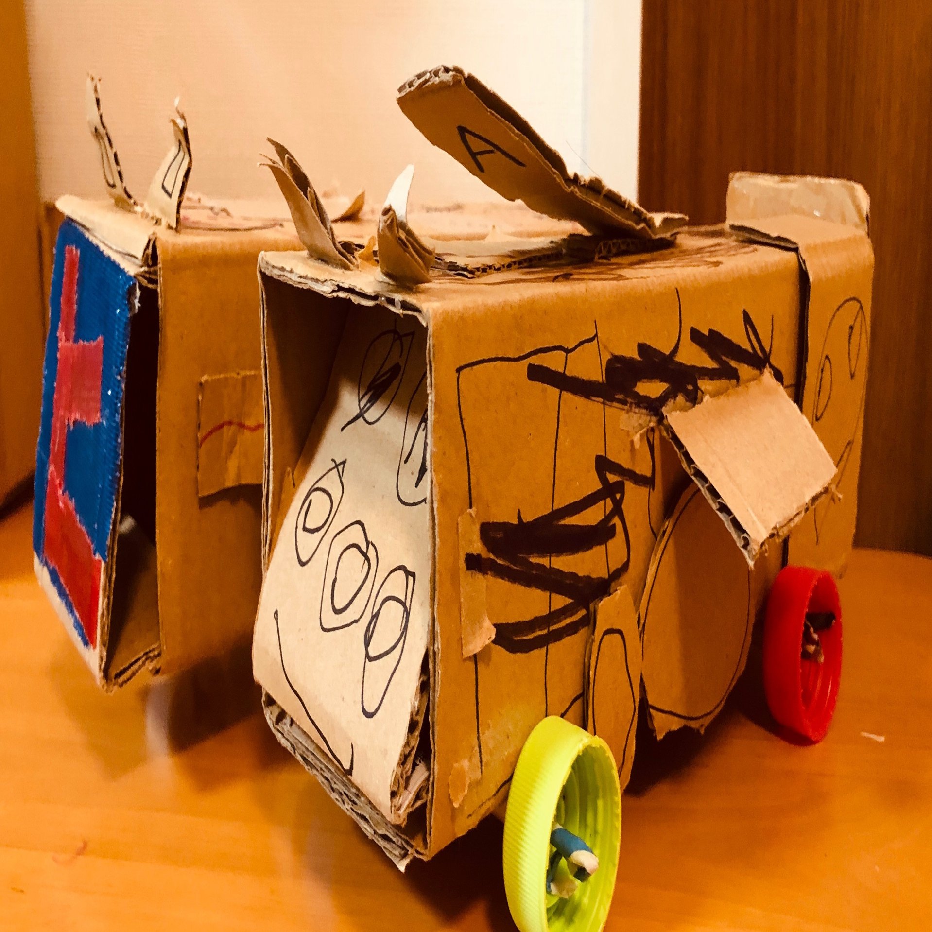 手先が不器用な父親と4歳児と2歳児との工作記録｜Yuichi