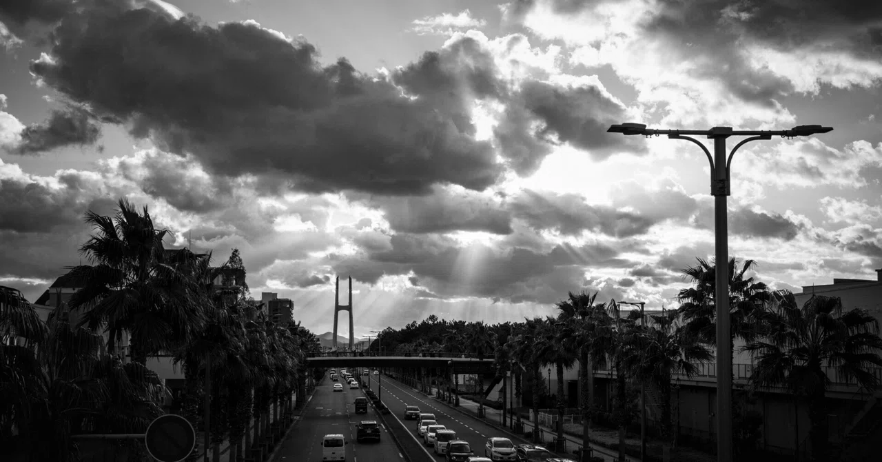 Hello, my name is Yuji Chiin. Nice to meet you.｜知院 ゆじ【大阪・南河内在住 文筆家・写真家 ...