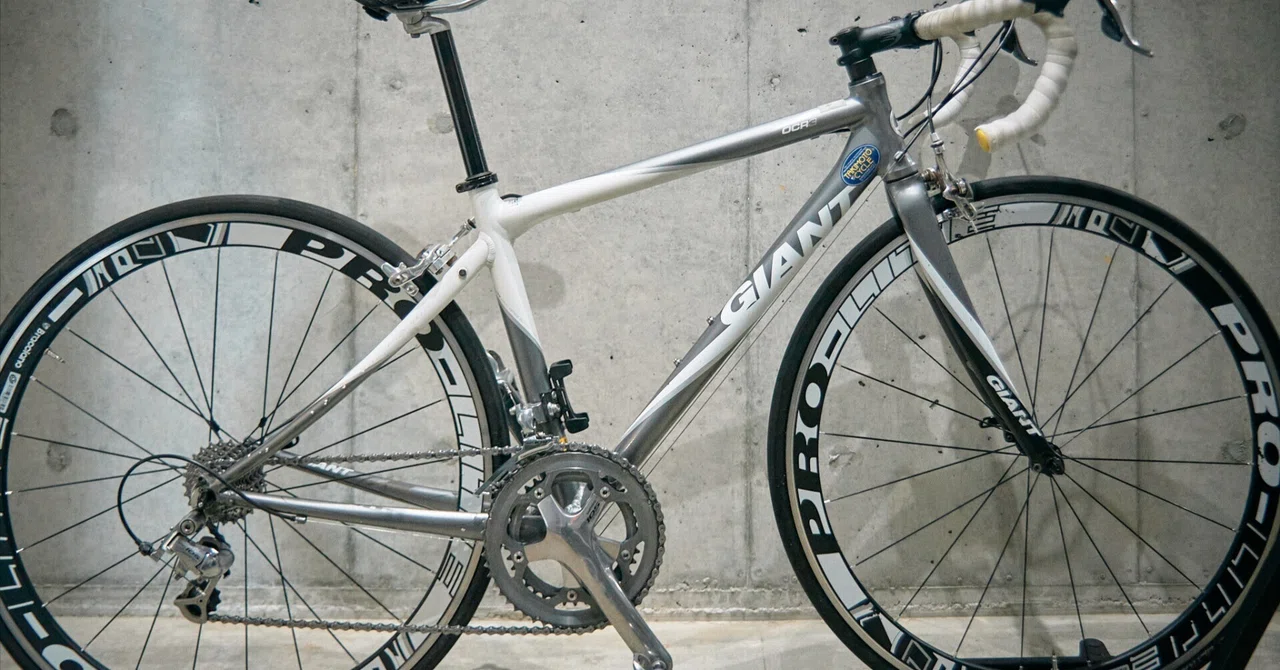 【みずはさま専用】GIANT ロードバイク もう限界かな…」15年放置したロードバイクが、洗車で奇跡の復活を遂げ