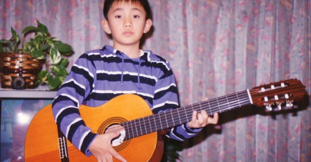 玉置浩二さんギター型キーホルダー白黒セット 玉置浩二さんギター型キーホルダー白黒セット 商品詳細ページ